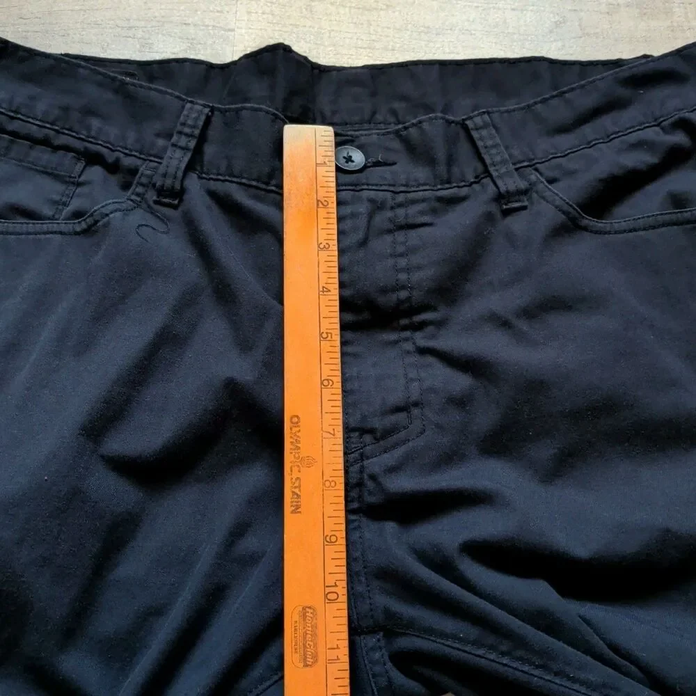 Oakley Pants Mens 38x32 Black Chino Relaxed Fit Casual Golf Outdoor Travel